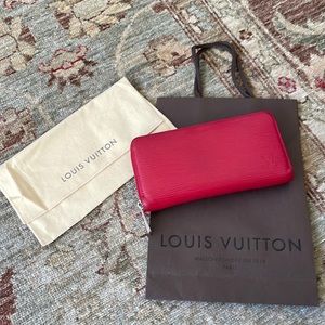 Louis Vuitton Epi Leather Zippy Organizer Wallet